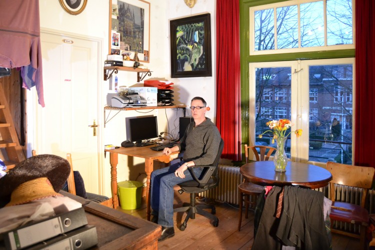 Vincent van Ojen with computer